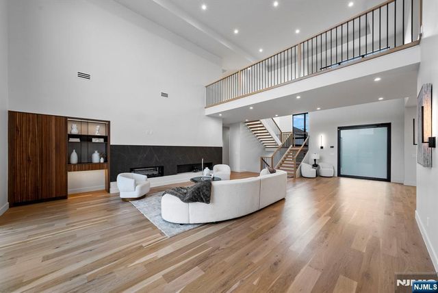 577 Floyd Street, Englewood Cliffs, NJ 07632