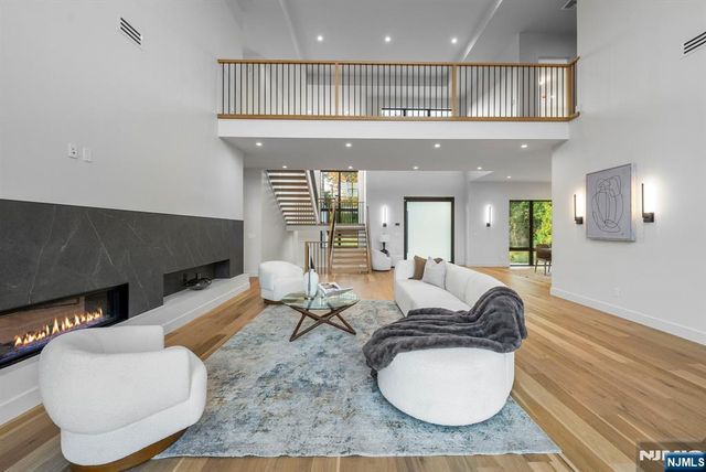 577 Floyd Street, Englewood Cliffs, NJ 07632