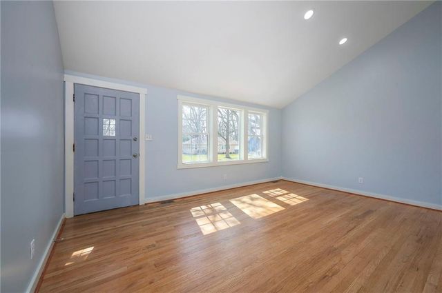 8812 W 82nd Street, Overland Park, KS 66204