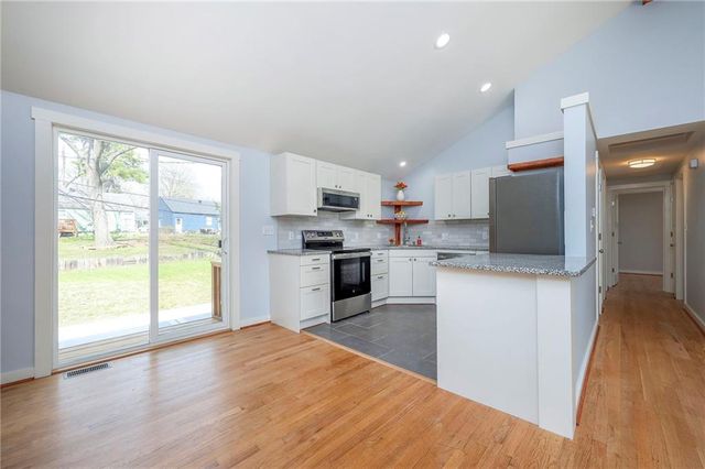 8812 W 82nd Street, Overland Park, KS 66204