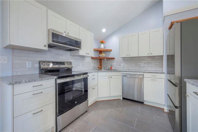 8812 W 82nd Street, Overland Park, KS 66204