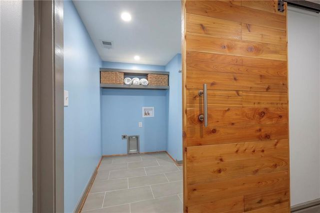 8812 W 82nd Street, Overland Park, KS 66204