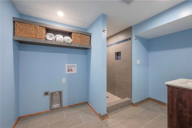 8812 W 82nd Street, Overland Park, KS 66204