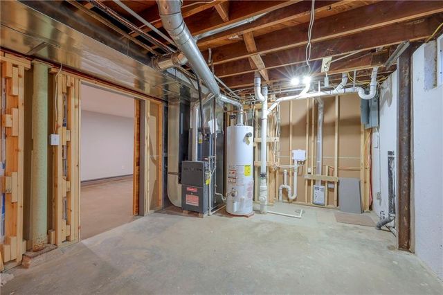 8812 W 82nd Street, Overland Park, KS 66204