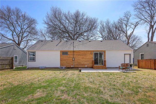 8812 W 82nd Street, Overland Park, KS 66204