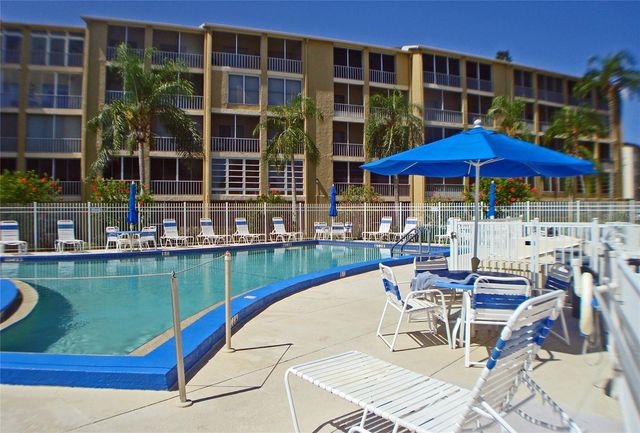 3739 LAKE BAYSHORE DRIVE H-214, Bradenton, FL 34205