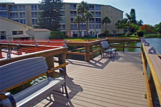 3739 LAKE BAYSHORE DRIVE H-214, Bradenton, FL 34205