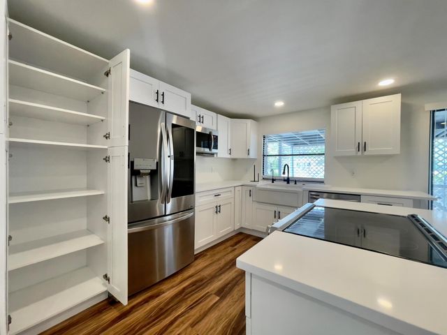 2555 Pga Boulevard 421, Palm Beach Gardens, FL 33410