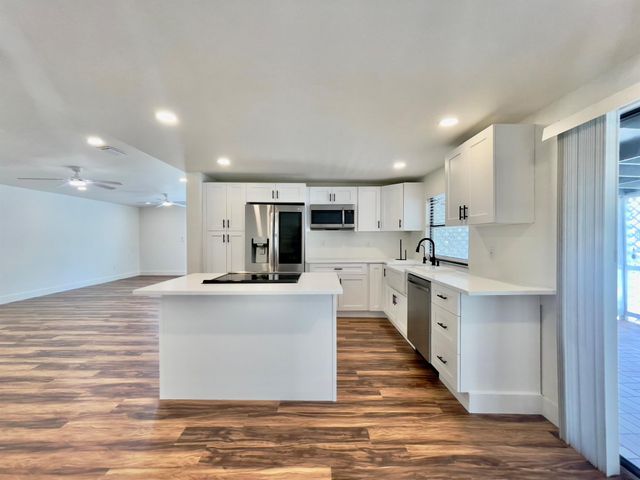2555 Pga Boulevard 421, Palm Beach Gardens, FL 33410