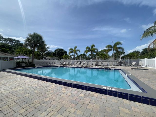2555 Pga Boulevard 421, Palm Beach Gardens, FL 33410