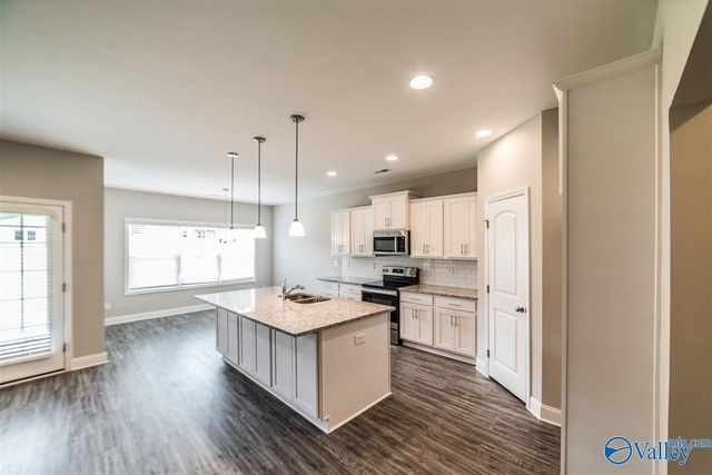 3029 Crystal Creek Drive, Brownsboro, AL 35741