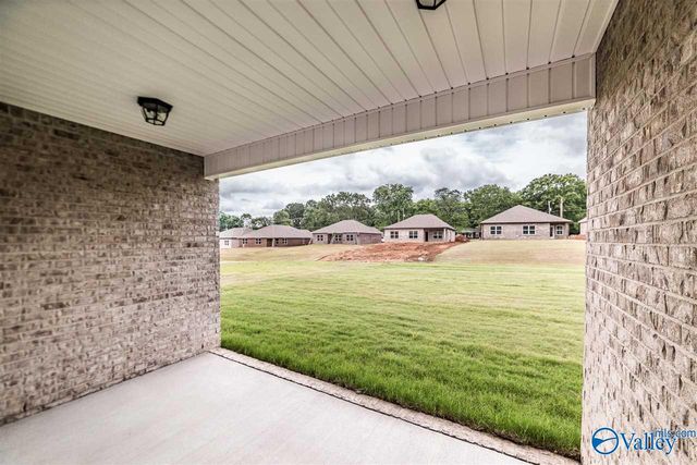 3029 Crystal Creek Drive, Brownsboro, AL 35741