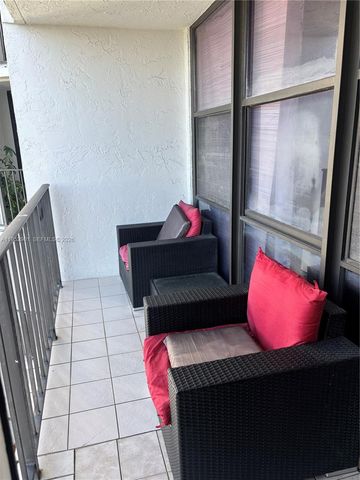 800 Parkview Dr 823, Hallandale Beach, FL 33009