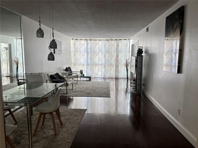 800 Parkview Dr 823, Hallandale Beach, FL 33009