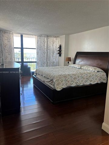 800 Parkview Dr 823, Hallandale Beach, FL 33009