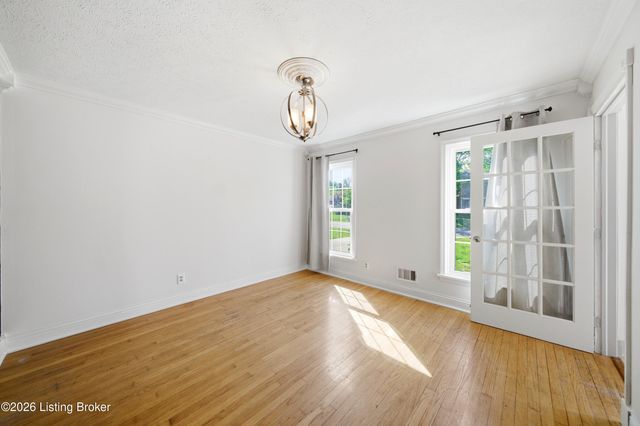 9205 Axminster Dr, Jeffersontown, KY 40299