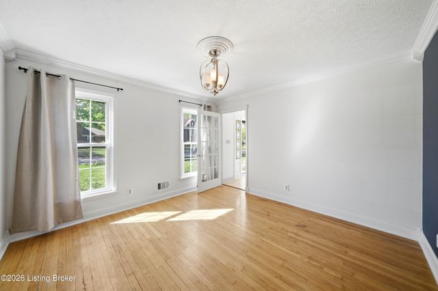 9205 Axminster Dr, Jeffersontown, KY 40299