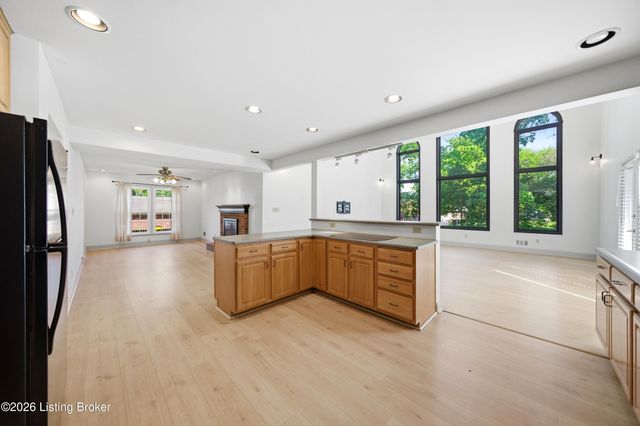 9205 Axminster Dr, Jeffersontown, KY 40299