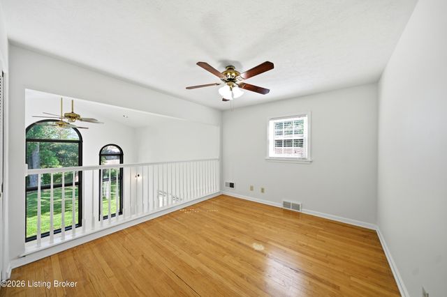 9205 Axminster Dr, Jeffersontown, KY 40299