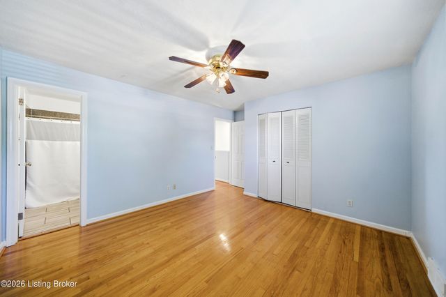 9205 Axminster Dr, Jeffersontown, KY 40299