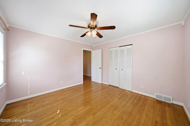 9205 Axminster Dr, Jeffersontown, KY 40299