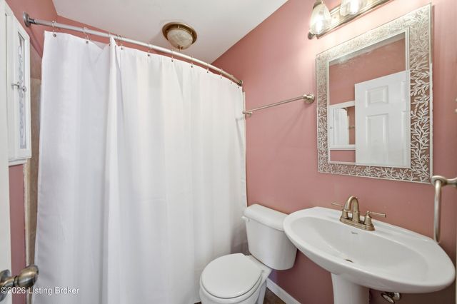 9205 Axminster Dr, Jeffersontown, KY 40299