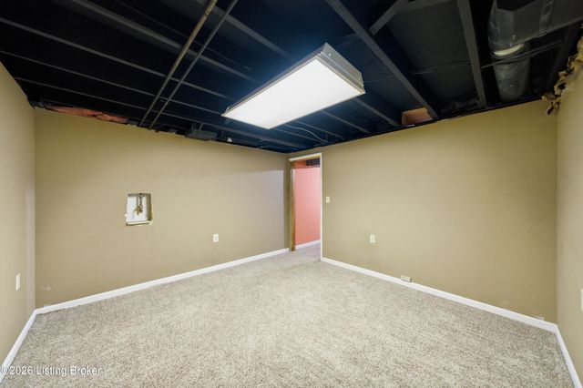 9205 Axminster Dr, Jeffersontown, KY 40299