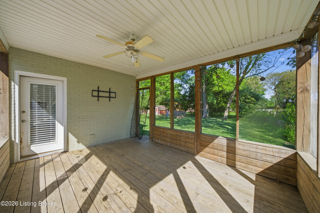 9205 Axminster Dr, Jeffersontown, KY 40299