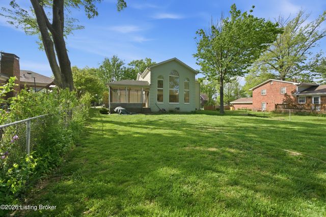 9205 Axminster Dr, Jeffersontown, KY 40299