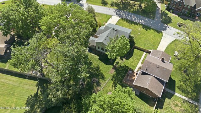 9205 Axminster Dr, Jeffersontown, KY 40299