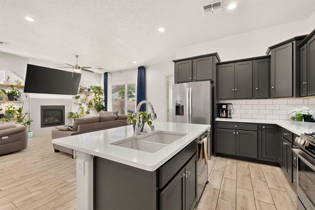 1561 Corta Cantera SW, Los Lunas, NM 87031