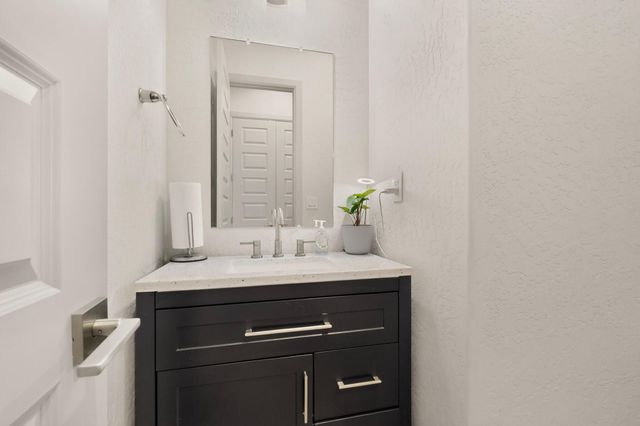 1561 Corta Cantera SW, Los Lunas, NM 87031