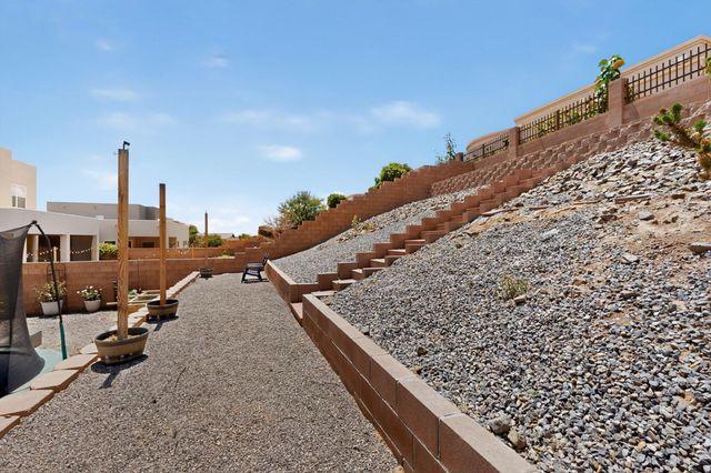 1561 Corta Cantera SW, Los Lunas, NM 87031