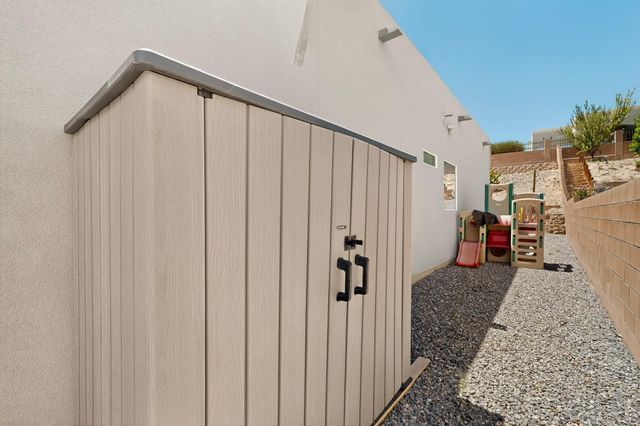 1561 Corta Cantera SW, Los Lunas, NM 87031