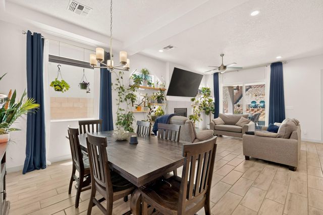 1561 Corta Cantera SW, Los Lunas, NM 87031
