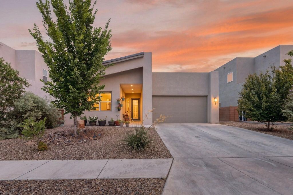 1561 Corta Cantera SW, Los Lunas, NM 87031