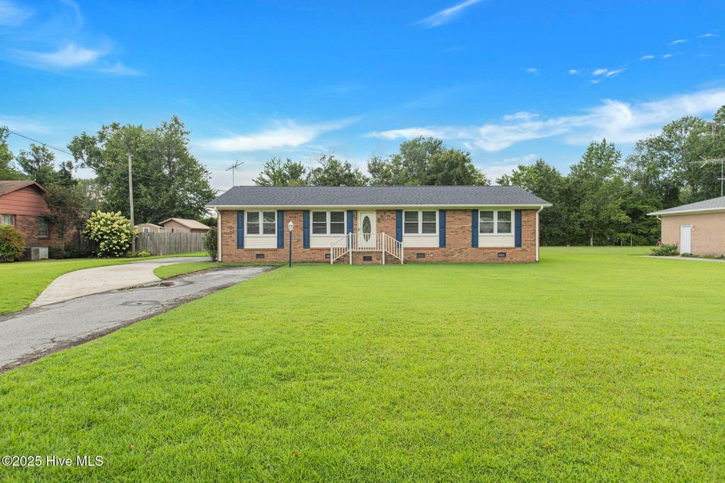 303 Delight Drive, Jacksonville, NC 28546