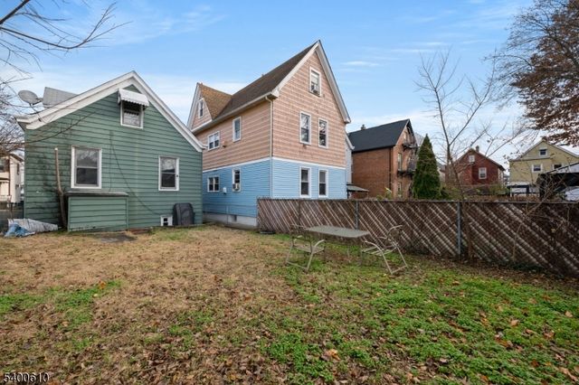 16 Loretta St, Clifton City, NJ 07011