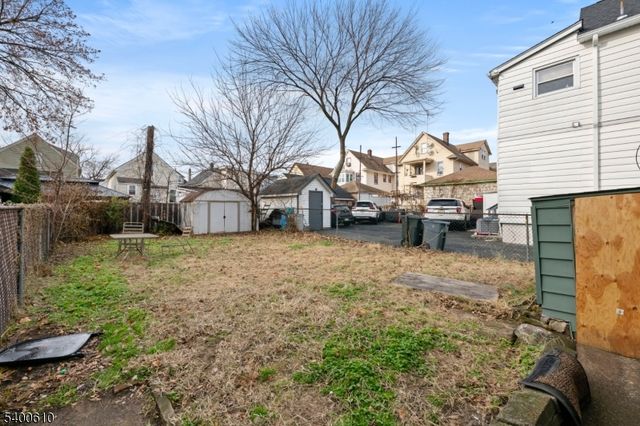 16 Loretta St, Clifton City, NJ 07011