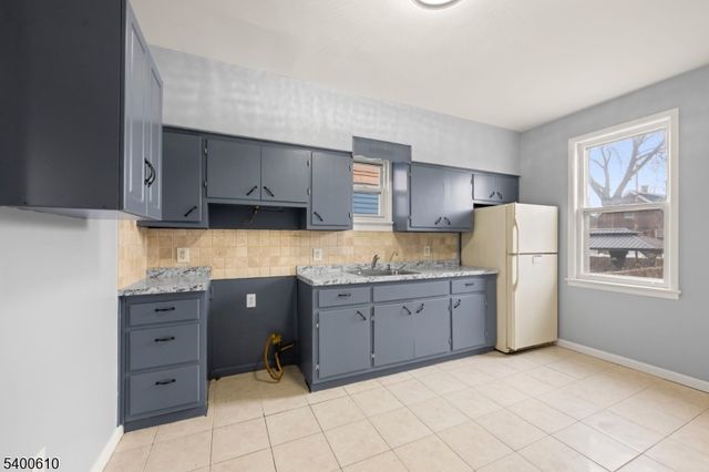 16 Loretta St, Clifton City, NJ 07011