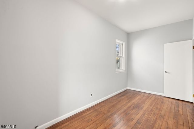 16 Loretta St, Clifton City, NJ 07011