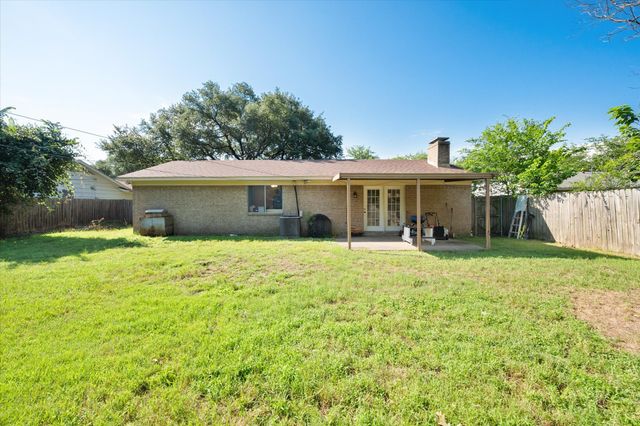 402 Carol Avenue, Corsicana, TX 75110