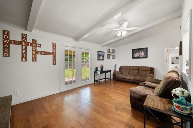 402 Carol Avenue, Corsicana, TX 75110