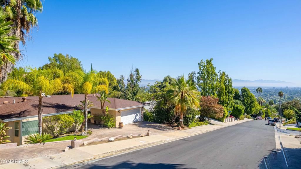 24701 Calvert Street, Woodland Hills, CA 91367 — photo 2