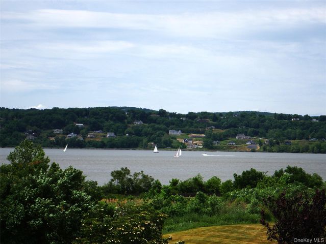 241 Old Castle Point Road, Wappingers Falls, NY 12590