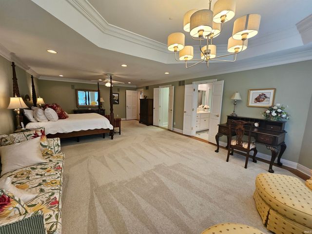 16 Johnson Place, Evansville, IN 47714