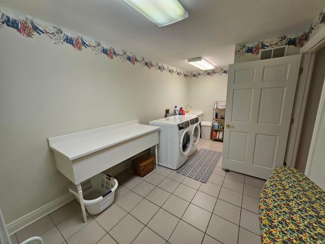 16 Johnson Place, Evansville, IN 47714