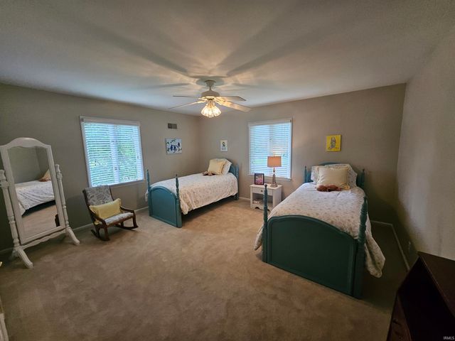 16 Johnson Place, Evansville, IN 47714