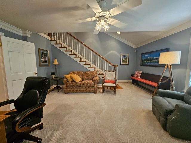 16 Johnson Place, Evansville, IN 47714