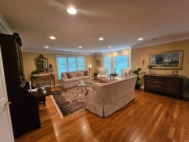 16 Johnson Place, Evansville, IN 47714